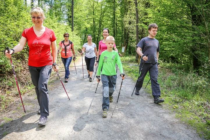 NORDIC WALKING